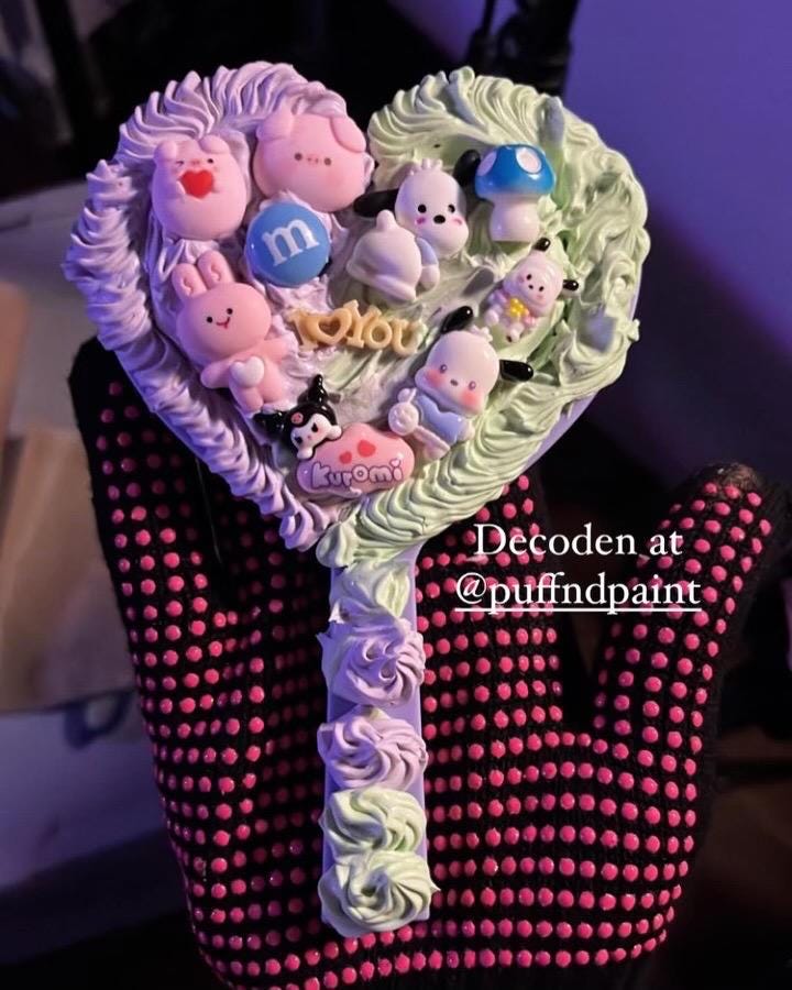 custom decoden handheld heart shaped mirror