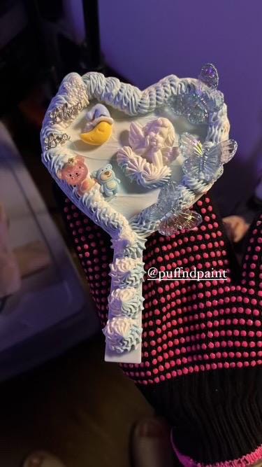 custom decoden handheld heart shaped mirror